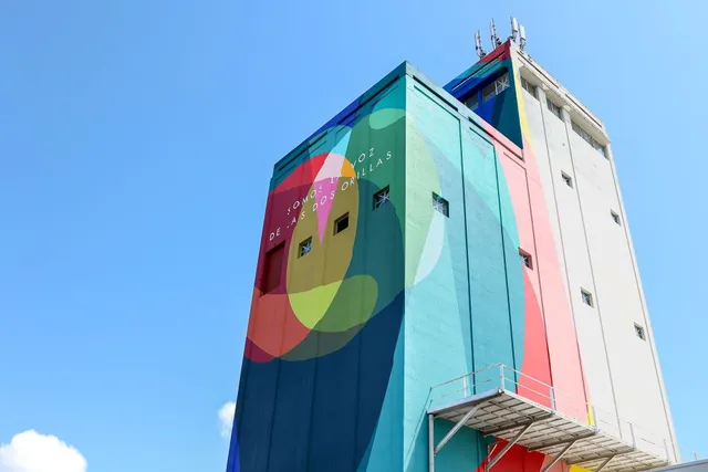 Pinturas Popular pone el color en el mural SOMOS