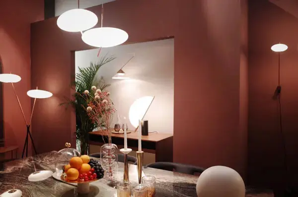 Tendencia de color y diseño en espacios modernos